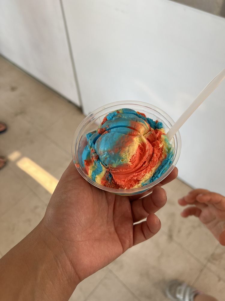 SCOOPERS Updated September 2024 3 Lakeshore Boulevard N, Sauble