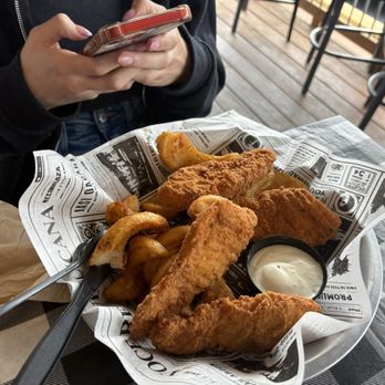 River Drifters - Chicken Tenders N' Fries - Beer Bar Near Me - Chattanooga, Tennessee River Drifters - Chicken Tenders N' Fries - Beer Bar Near Me - Chattanooga, Tennessee