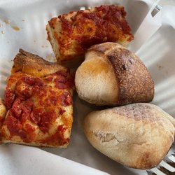Luna Rossa Biagio Lamberti - Tomato Pie (holy crap awesome) & homemade white bread (also delizioso)