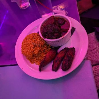 Fade + Facet - Oxtails. Watch out, the sauce is sweet. - Hookah Bars Near Me - Duluth, Georgia