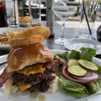 Twisted Tree - Cheeseburger - Seafood Near Me - Saint Louis, Missouri Twisted Tree - Cheeseburger - Seafood Near Me - Saint Louis, Missouri