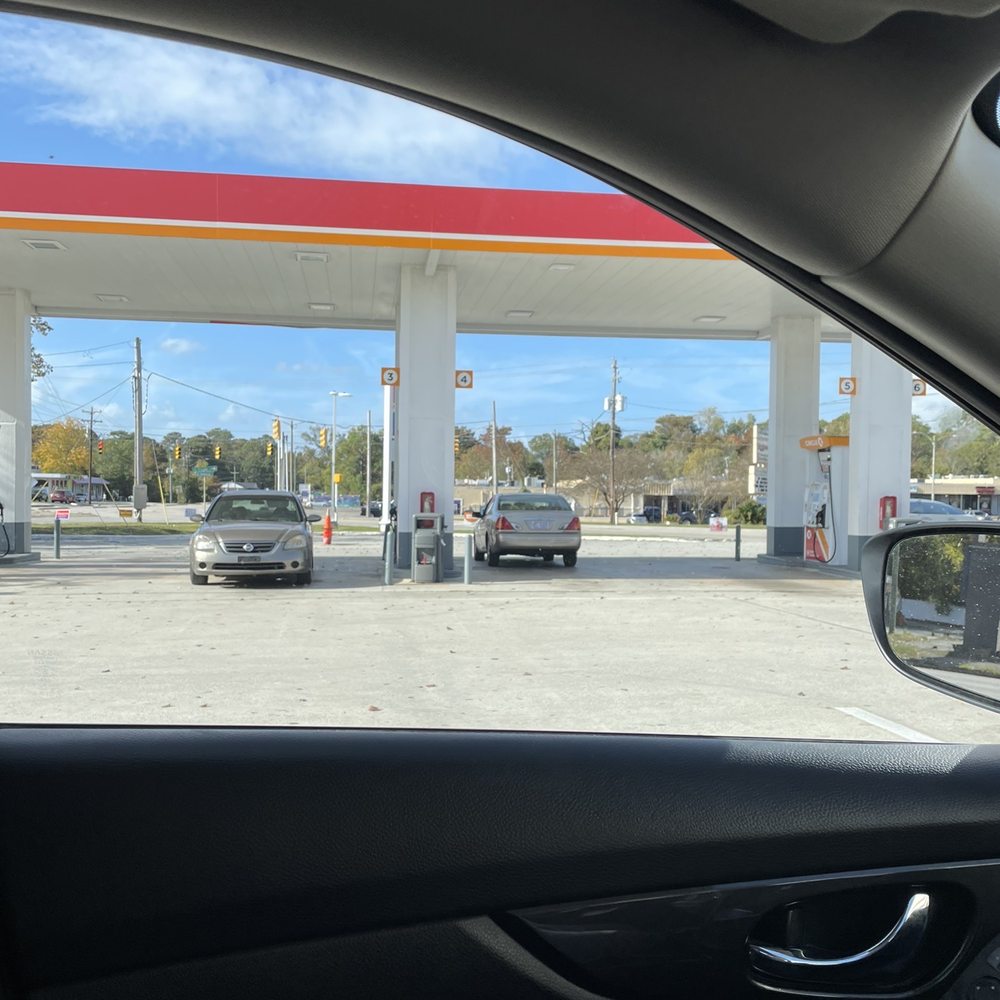 Circle K - a view of a gas station from inside a car - Convenience Stores Near Me - Jacksonville, North Carolina Circle K - a view of a gas station from inside a car - Convenience Stores Near Me - Jacksonville, North Carolina