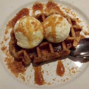 Frankie & Benny's - Cinnamom waffle crunch - American Near Me - Birmingham, XWM