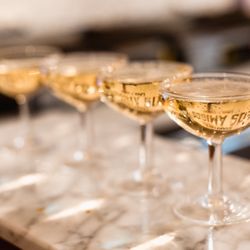 Champañeria Los Amigos - Cava Brut copa