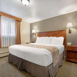 Best Western Ptarmigan Lodge - King Suite