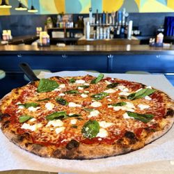 Noble Pizzeria & Barbecue - Burrata and basil pizza