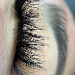J Mink Lashes