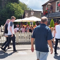 Artichoke On The Green - Busy place!! Lots of outdoor seating