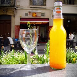 Tanto Bene - Boisson en terrasse .