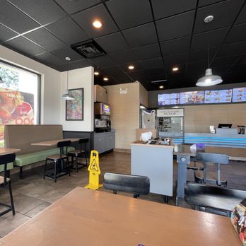Taco Bell - Interior - Fast Food Near Me - Chicago, Illinois