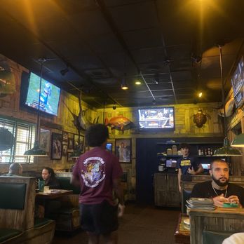 Flanigan's - Dining area - Sports Bars Near Me - Miramar, Florida