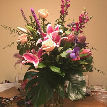 Wes' Flowers - Flower arrangement from Wes' Flowers - Florists Near Me - Temecula, California Wes' Flowers - Flower arrangement from Wes' Flowers - Florists Near Me - Temecula, California