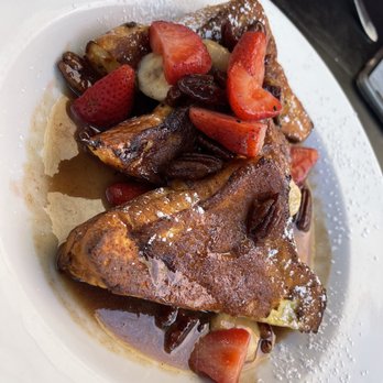 26 Beach Restaurant - Go Bananas French Toast added strawberries - New American Near Me - Venice, California