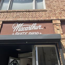 Macarthur Skate Shop - Demarcus was so nice and helpful!