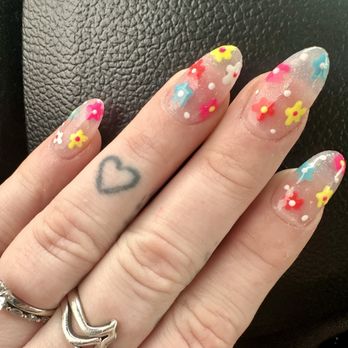 LV Nails & Spa - Spring floral nails by Sydney! - Nail Salons Near Me - Missouri City, Texas