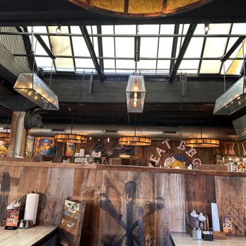 Hendricks BBQ - Dining area - Barbeque Near Me - St Charles, Missouri Hendricks BBQ - Dining area - Barbeque Near Me - St Charles, Missouri