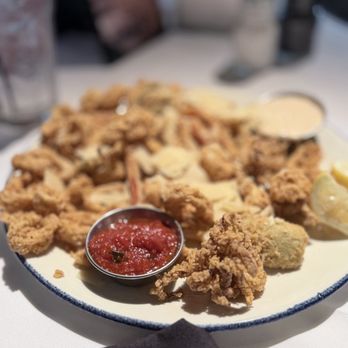 Landry's Seafood House - Fried Calamari - Seafood Near Me - St. Louis, Missouri