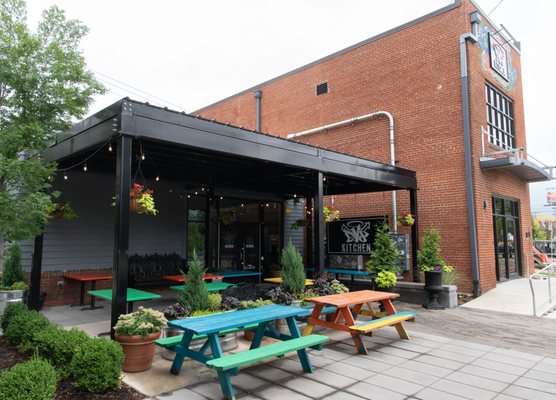 DV8 Kitchen - East End by null