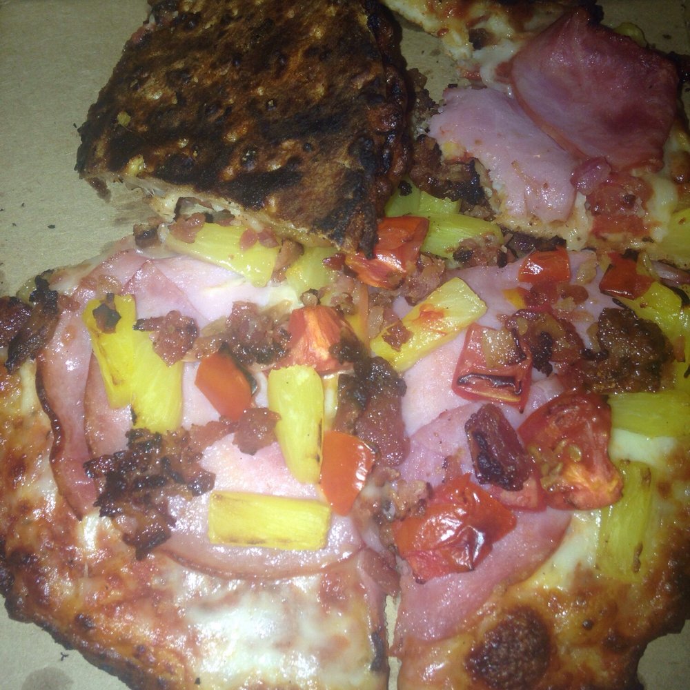 Round Table Pizza - Burnt pizza - Pizza Near Me - San Diego, California