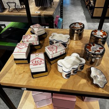 Urban Outfitters - Women's Clothing Near Me - Santa Clara, California