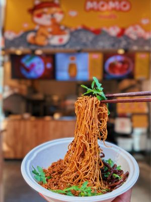 MOMO noodle by null