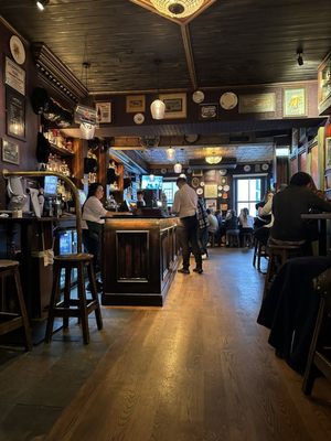 Devitts Pub by null