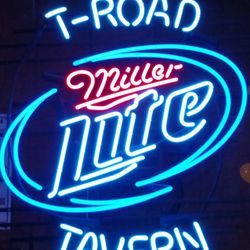 Kenny's T-Road Tavern