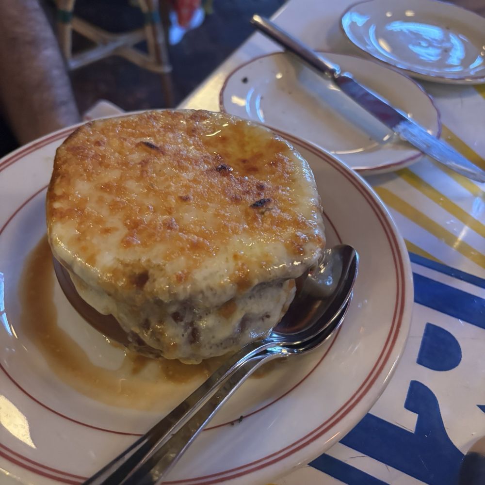Le Diplomate - French Onion Soup - Brasseries Near Me - Washington, DC, District of Columbia