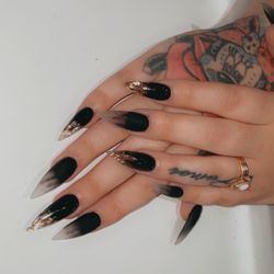 Foxy Nails