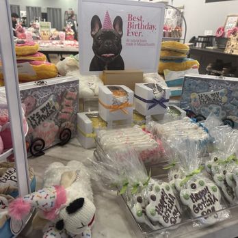Boston Barkery - Pet Stores Near Me - Chestnut Hill, Massachusetts