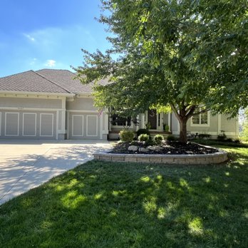 Grade-A Tree Care - After: what a great improvement! - Tree Services Near Me - Grandview, Missouri Grade-A Tree Care - After: what a great improvement! - Tree Services Near Me - Grandview, Missouri