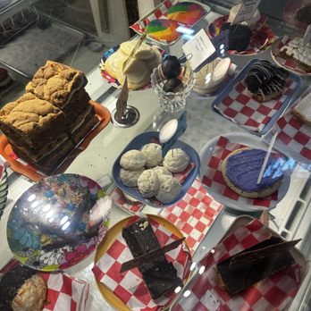 Defloured - Bakeries Near Me - Chicago, Illinois