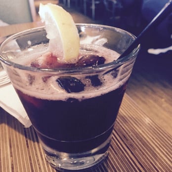 Applebee's Grill + Bar - Look at this pitiful overpriced drink! - American Near Me - Brooklyn, New York