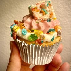Ruby Cakes of Monterey - Fun cupcake found at Monterey farmers market, a little sweet for me, the raspberry inside is nice!