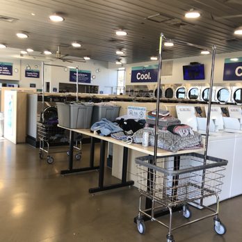 The Big Clean Laundromat - Parmer - Folding station - Laundromat Near Me - Austin, Texas The Big Clean Laundromat - Parmer - Folding station - Laundromat Near Me - Austin, Texas