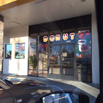 Allen's Donuts - Front entrance - Donuts Near Me - Rancho Cordova, California