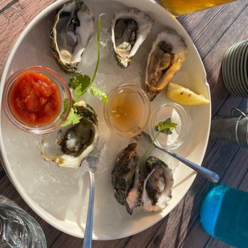 Cody's La Jolla - Oysters Happy Hour - Breakfast & Brunch Near Me - La Jolla, California