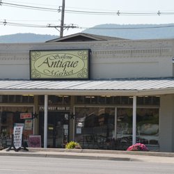 Salem Antique Market - Two fantastic stores side by side.