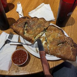 Ugly Duck Extreme Spor-B-Grille - Colossal Calzone