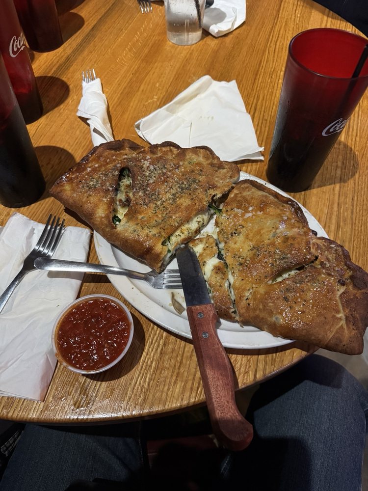 Food from Ugly Duck Extreme Spor-B-Grille