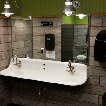 Fresh Thyme Market - sink in bathroom - Vitamins & Supplements Near Me - Kirkwood, Missouri