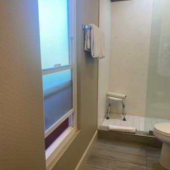 SenS Hotel & Vanne Bistro - Window in bathroom - Hotels Near Me - Berkeley, California SenS Hotel & Vanne Bistro - Window in bathroom - Hotels Near Me - Berkeley, California
