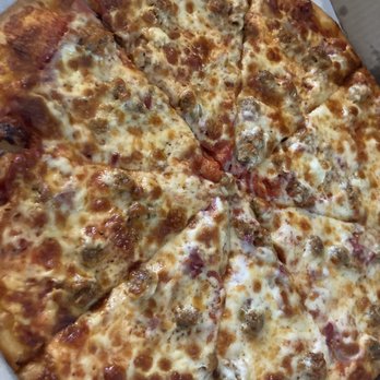 New York Pizzaria - Large meat lovers with no meat lol - Pizza Near Me - Redlands, California
