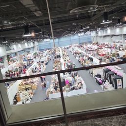 Holiday Market 2023