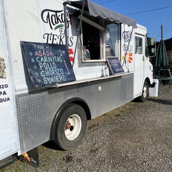 Tacos El Tekis - Outside - Food Trucks Near Me - Portland, Oregon Tacos El Tekis - Outside - Food Trucks Near Me - Portland, Oregon