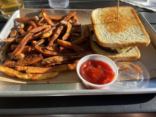 Union Place Bar & Grill by null