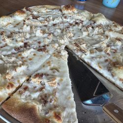 Mcdivot's Indoor Sports Pub - Chicken bacon, Alfredo pizza