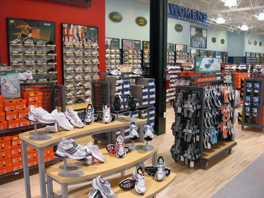 DICK'S Sporting Goods by null