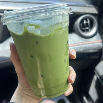 Lynx Coffee - Perfect matcha latte with oat milk half sweet with their house made vanilla syrup - Coffee & Tea Near Me - Sherman Oaks, California