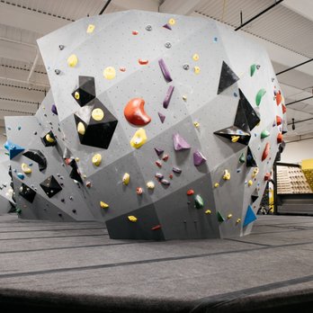 BLOCS - Middle boulder - Rock Climbing Near Me - Edmonton, Alberta